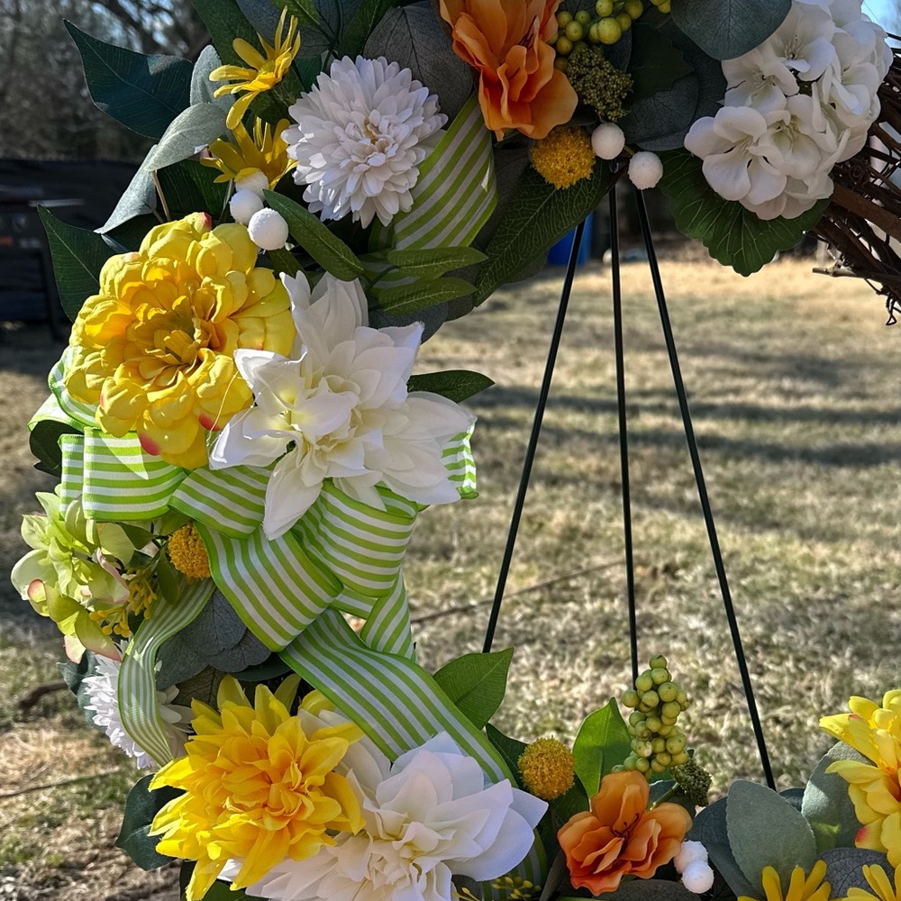 Floral Wreath with Yellow and White Accents